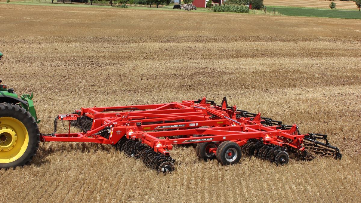 8005-20 Excelerator Vertical Tillage